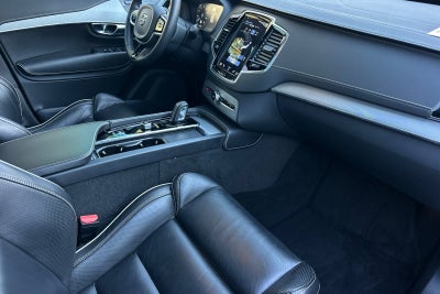 2022 Volvo XC90 Recharge Plug-In Hybrid T8 R-Design Extended Range 7P