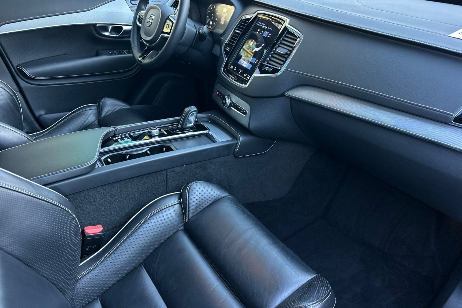 2022 Volvo XC90 Recharge Plug-In Hybrid T8 R-Design Extended Range 7P