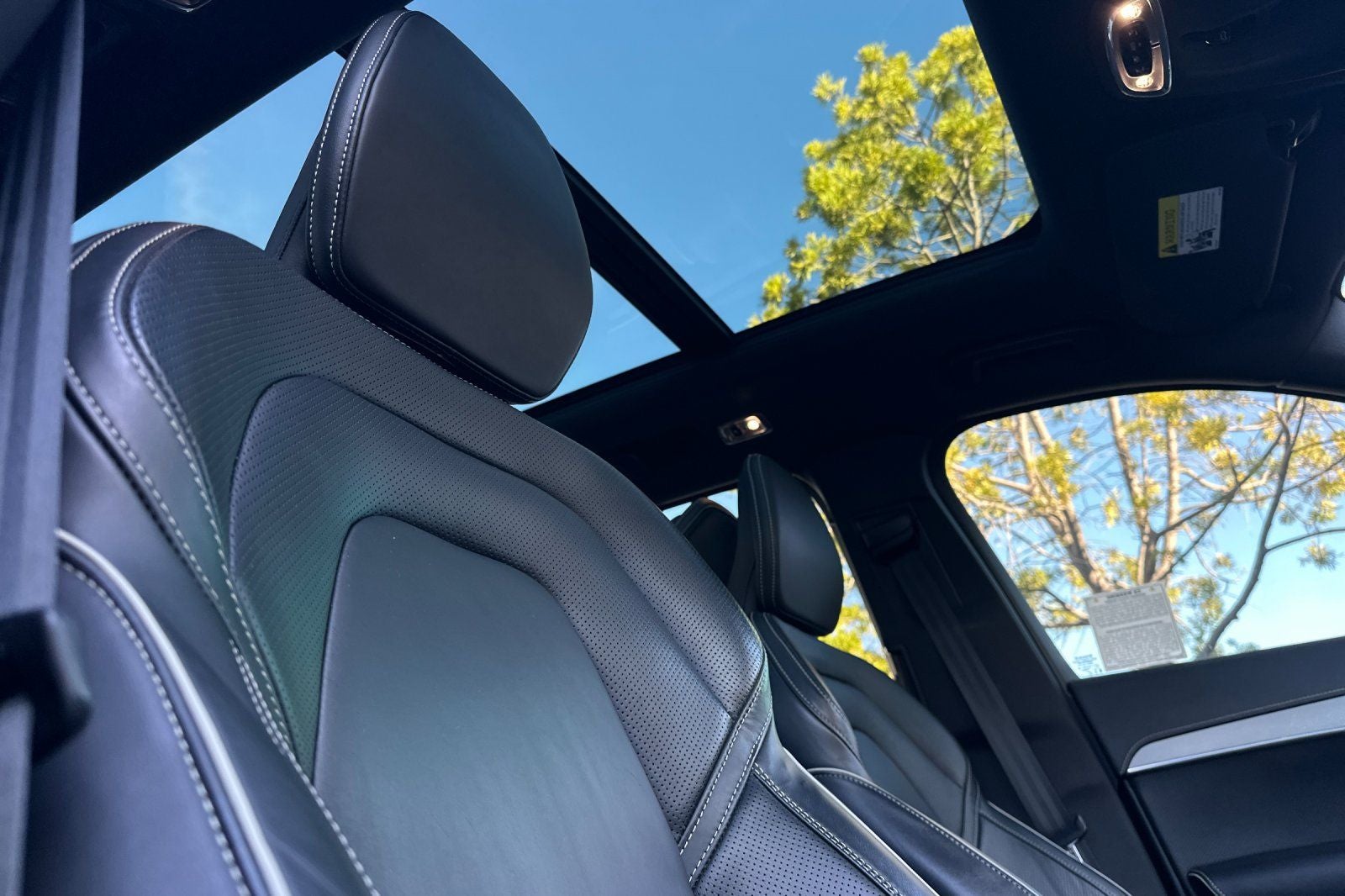 2022 Volvo XC90 Recharge Plug-In Hybrid T8 R-Design Extended Range 7P