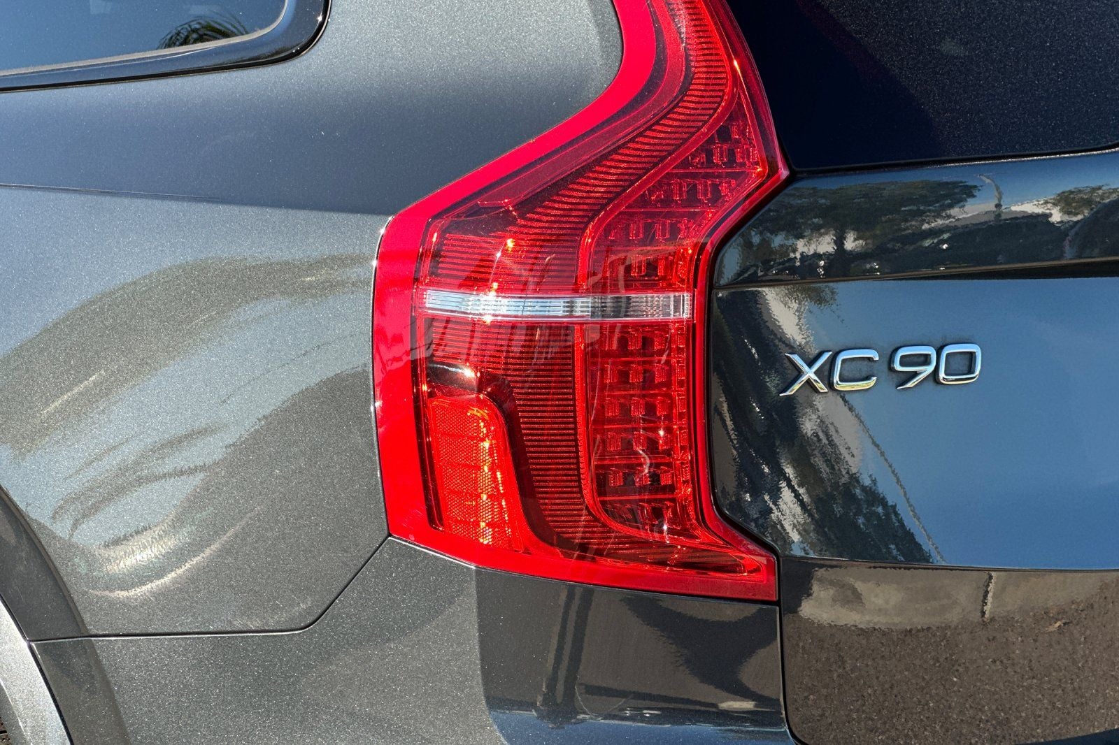 2022 Volvo XC90 Recharge Plug-In Hybrid T8 R-Design Extended Range 7P