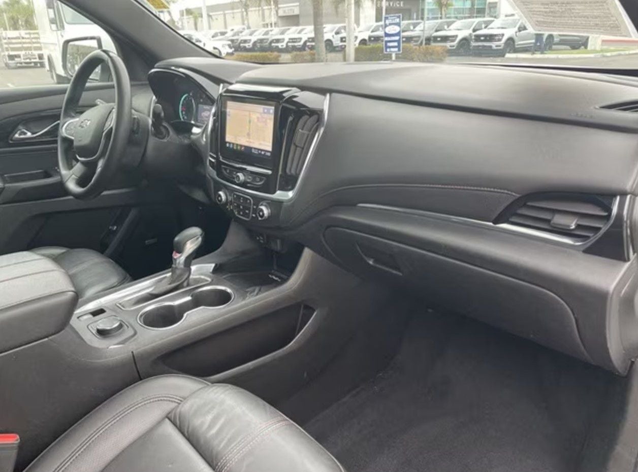 2023 Chevrolet Traverse RS