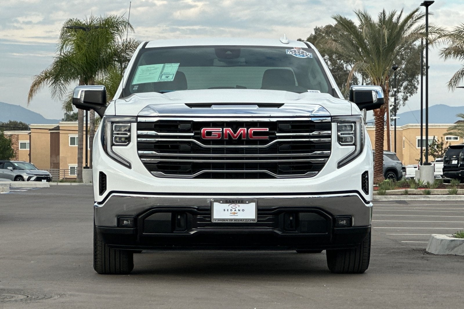 2025 GMC Sierra 1500 SLT