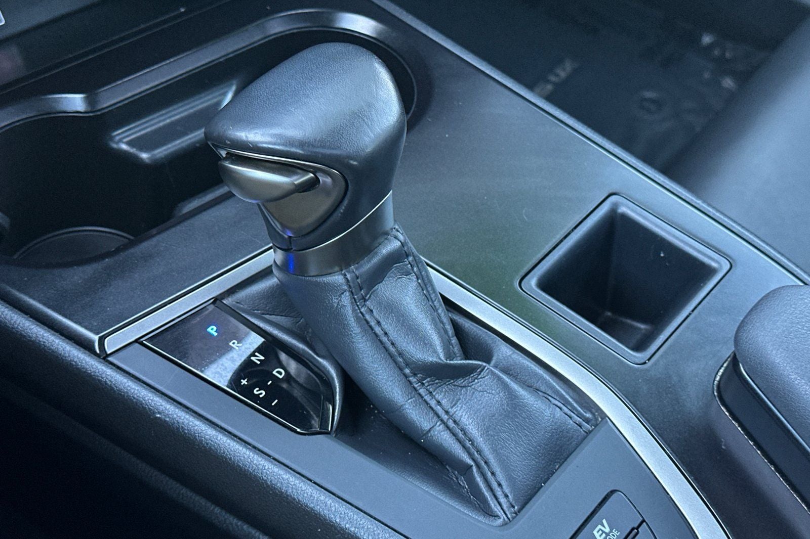 2024 Lexus UX 250h Base