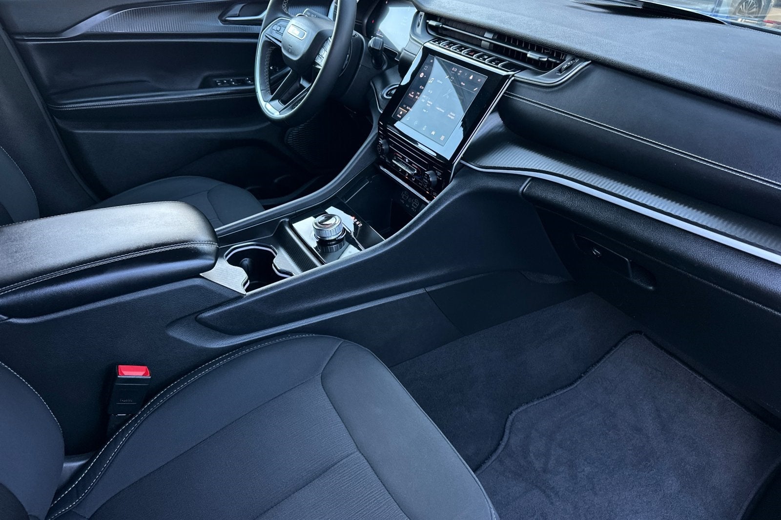 2024 Jeep Grand Cherokee L Laredo