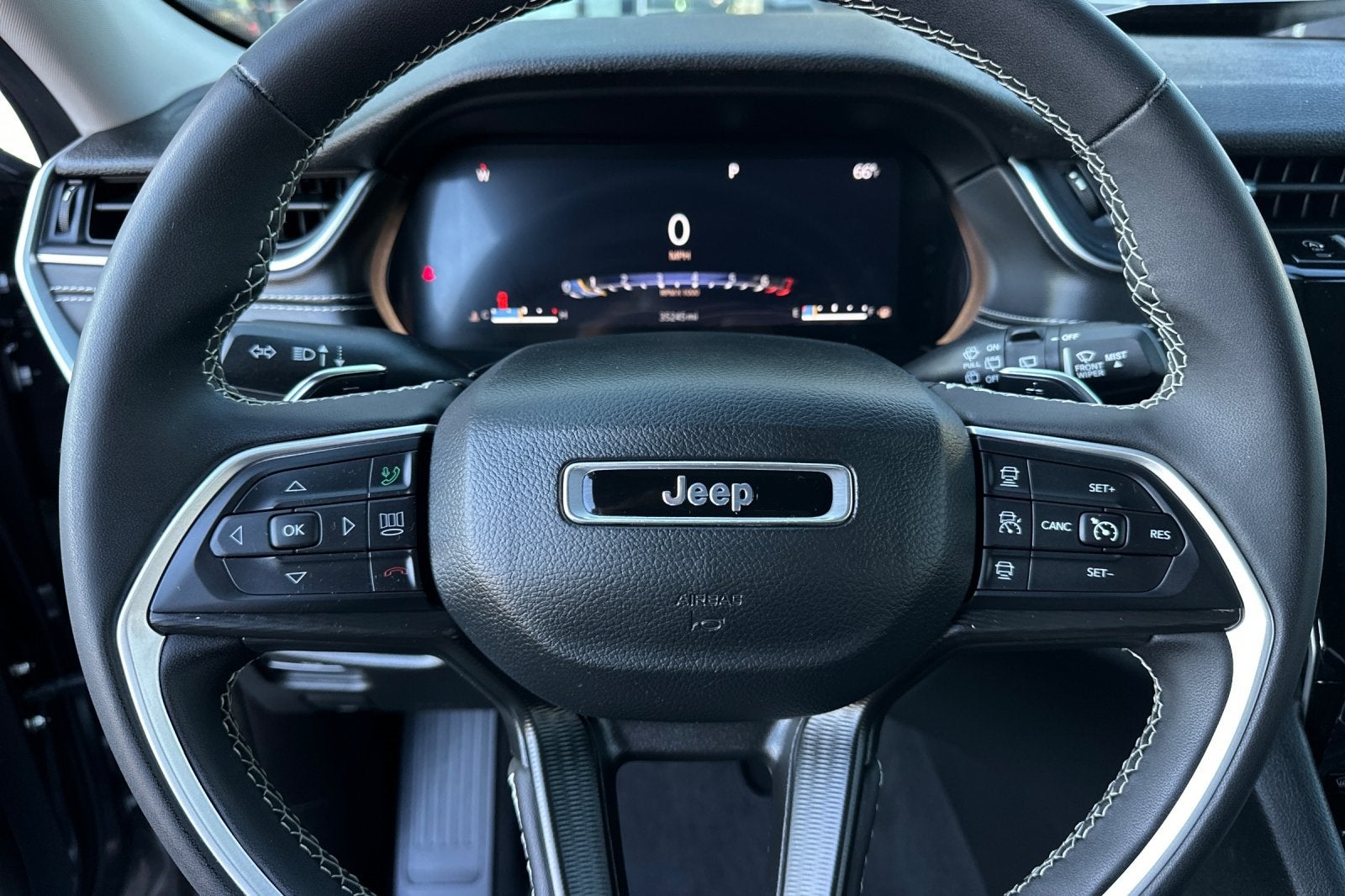 2024 Jeep Grand Cherokee L Laredo