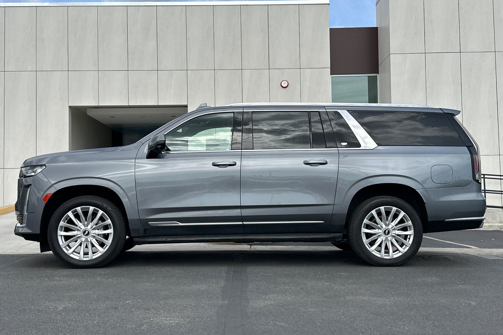 2022 Cadillac Escalade ESV Luxury