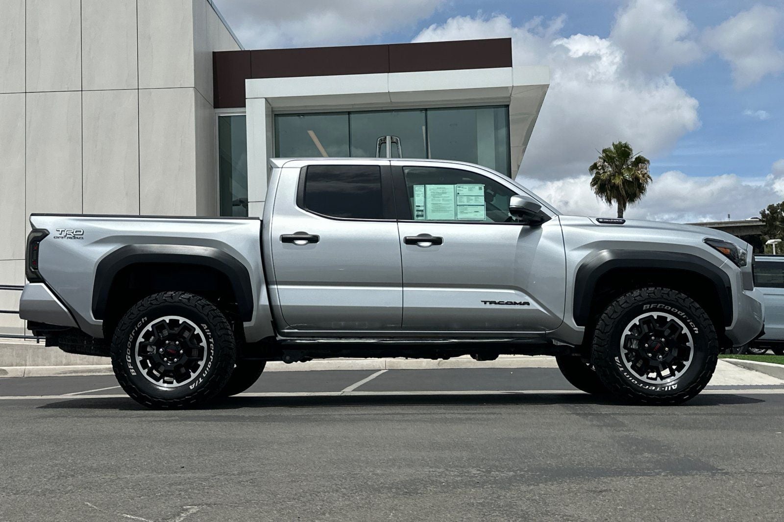 2025 Toyota Tacoma Hybrid TRD Off Road