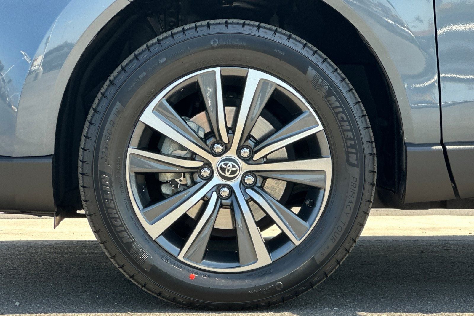 2023 Toyota Venza LE