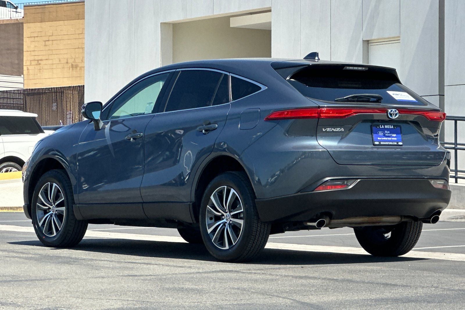2023 Toyota Venza LE