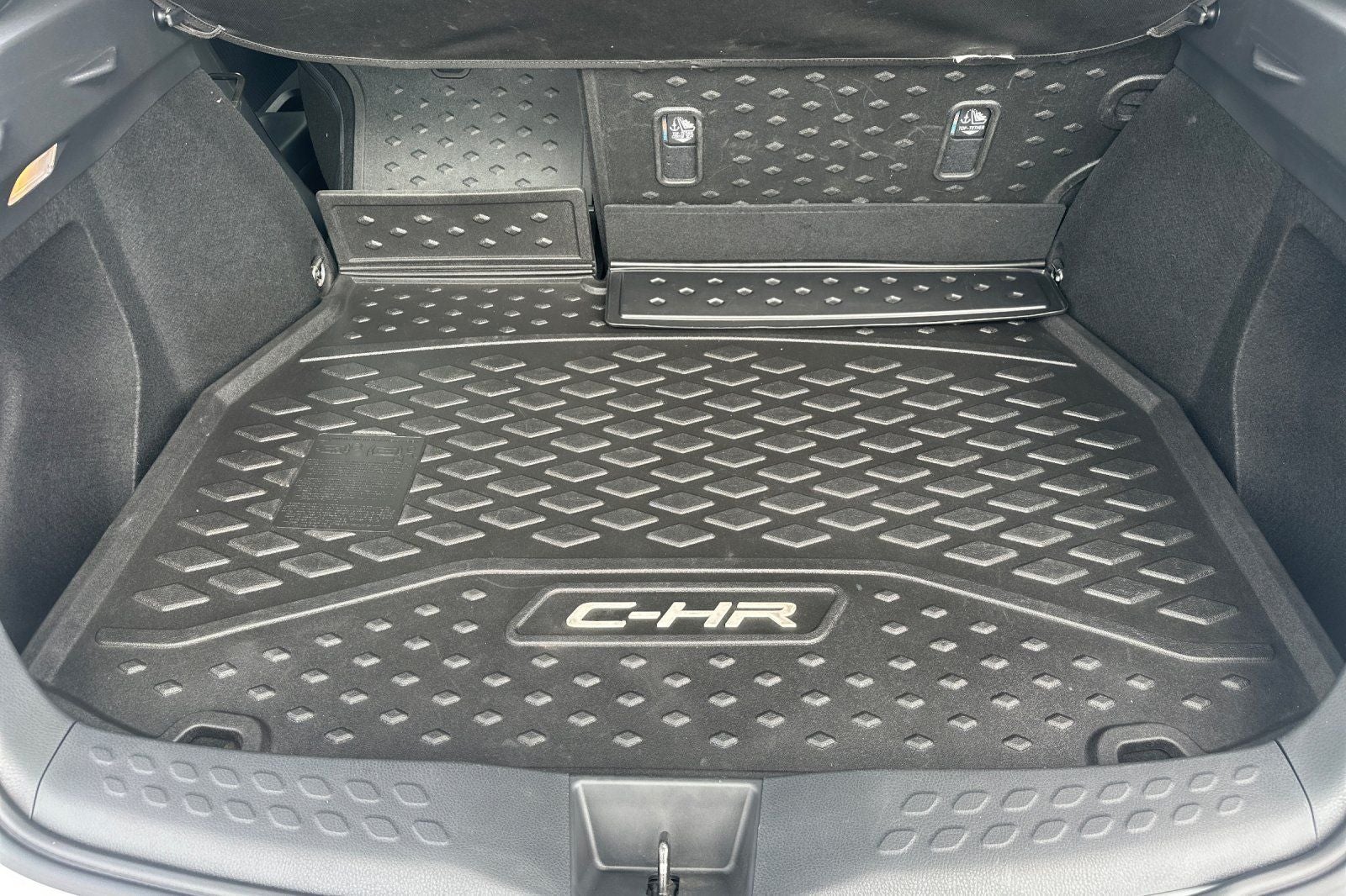 2020 Toyota C-HR LE
