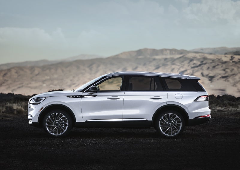 A Lincoln Aviator® SUV is parked on a scenic mountain overlook | Sedano Lincoln in La Mesa CA
