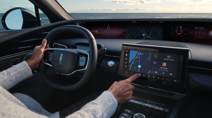The driver of a 2025 Lincoln Nautilus® SUV interacts with the new Lincoln Digital Experience. | Sedano Lincoln in La Mesa CA