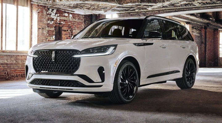 A 2026 Lincoln Aviator® SUV is shown with the available Jet Appearance Package. | Sedano Lincoln in La Mesa CA
