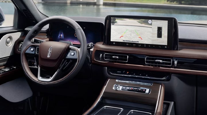 The backup camera of the 2027 Lincoln Aviator® SUV is displayed on screen. | Sedano Lincoln in La Mesa CA